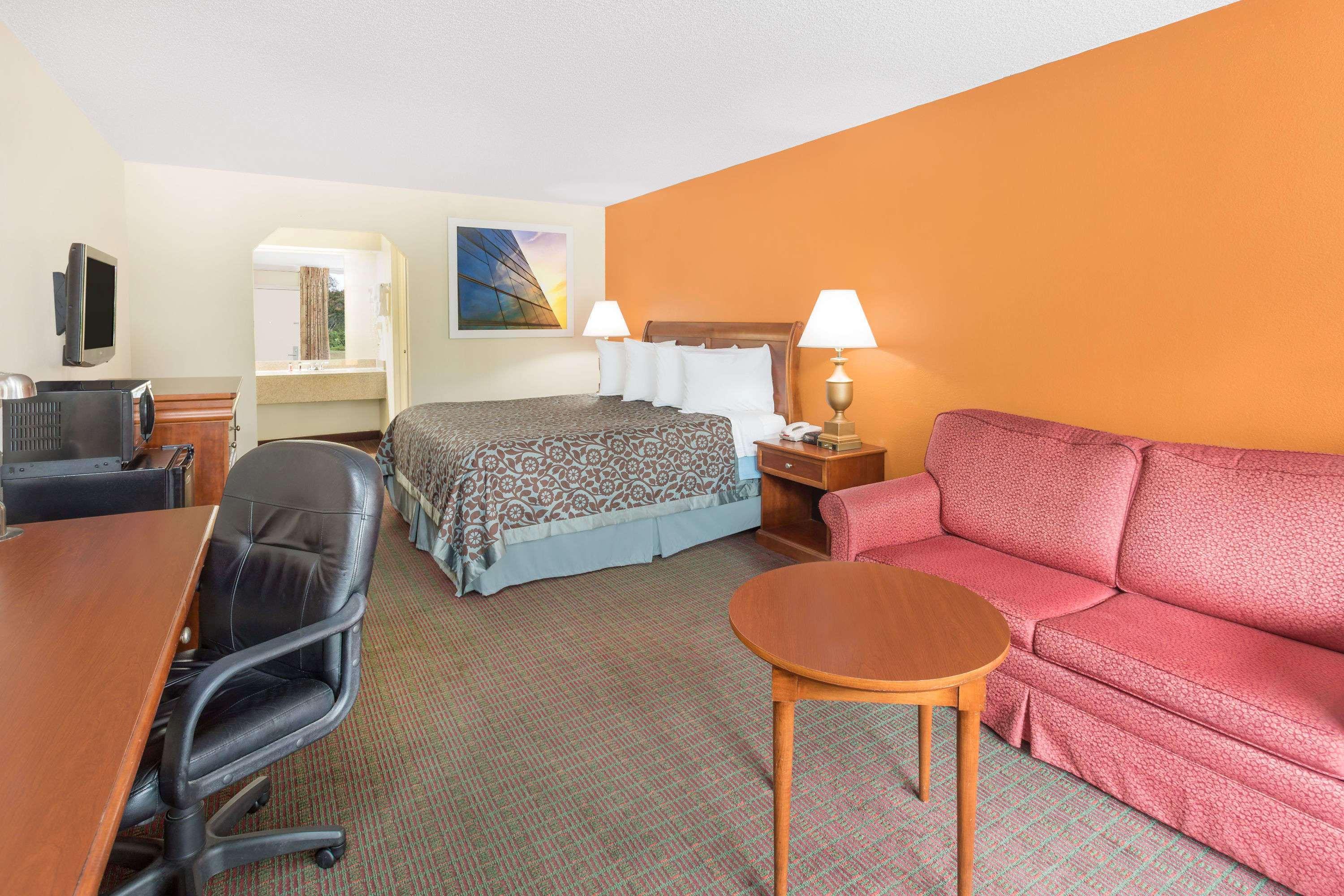 Days Inn By Wyndham Orangeburg South Екстериор снимка