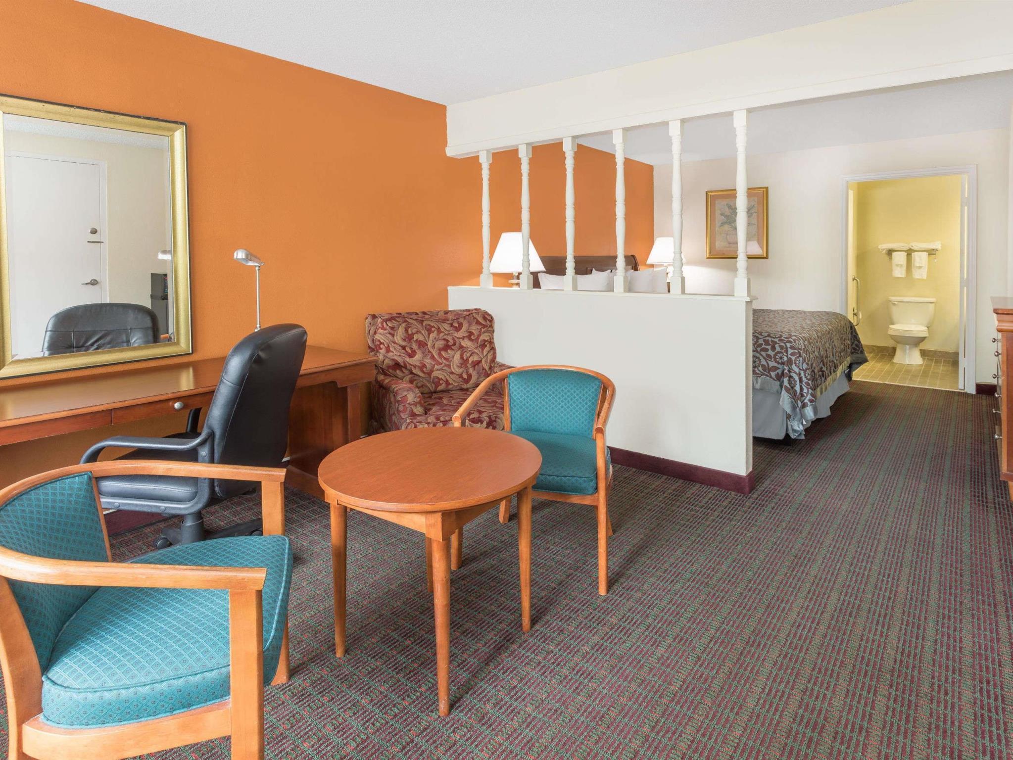 Days Inn By Wyndham Orangeburg South Екстериор снимка