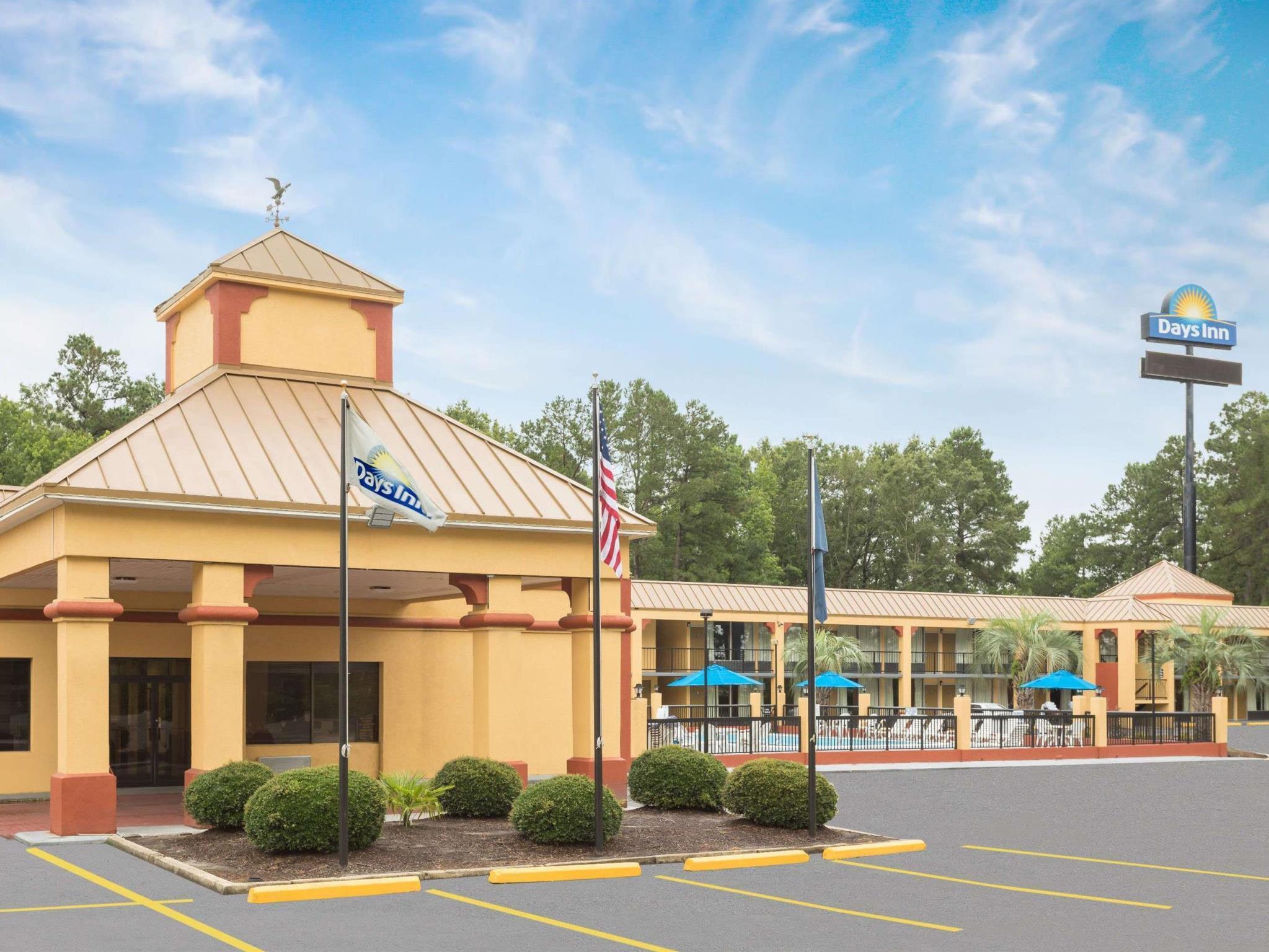 Days Inn By Wyndham Orangeburg South Екстериор снимка