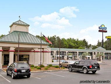 Days Inn By Wyndham Orangeburg South Екстериор снимка