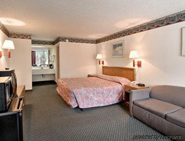 Days Inn By Wyndham Orangeburg South Стая снимка